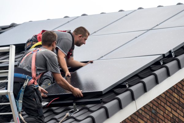 'Verwerking van afgedankte zonnepanelen blijkt niet op orde'